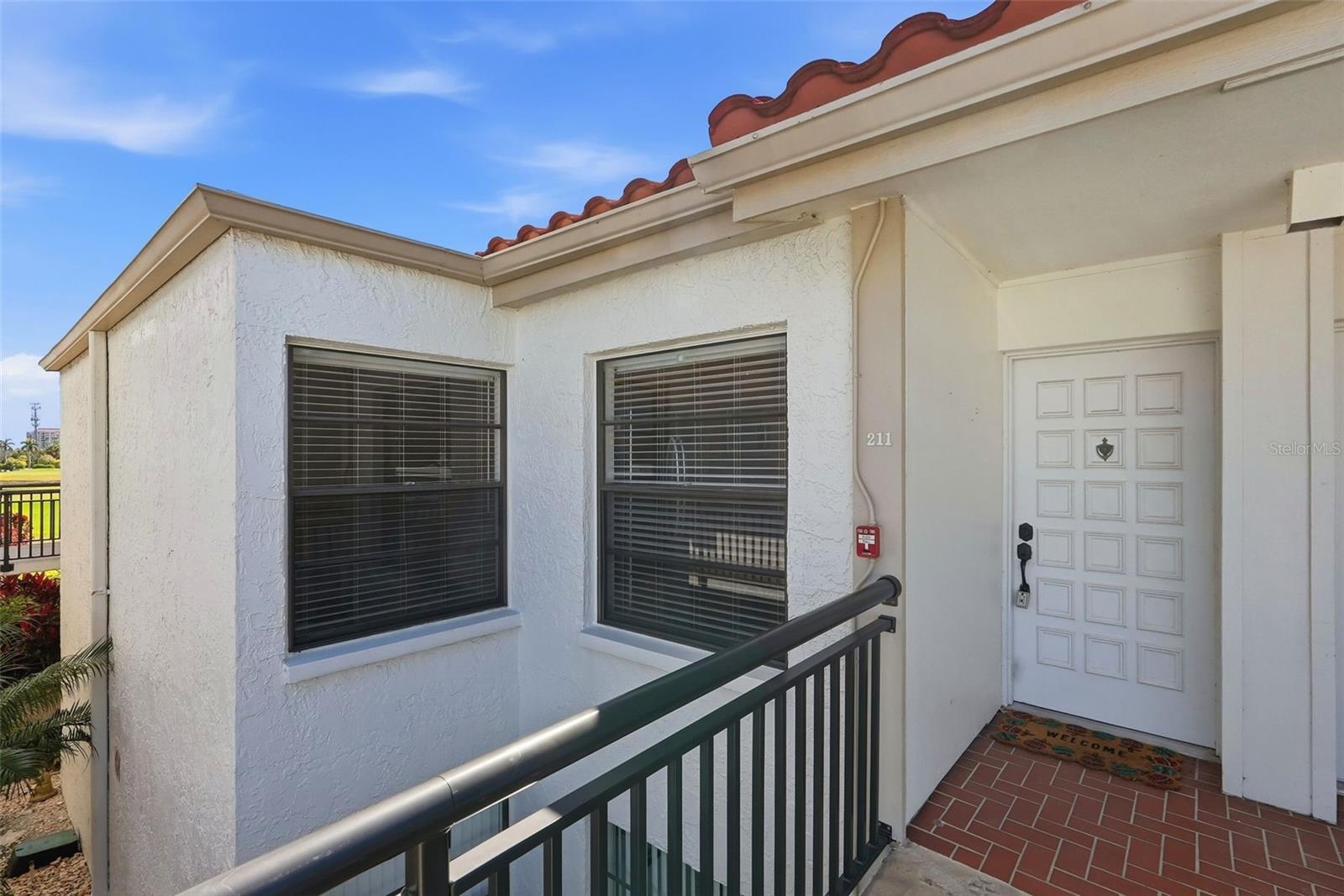 Image 4 of 35 For 6210 Sun Boulevard 211