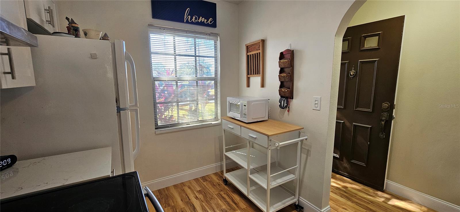 Image 4 of 17 For 3121 Mission Grove Drive 3121