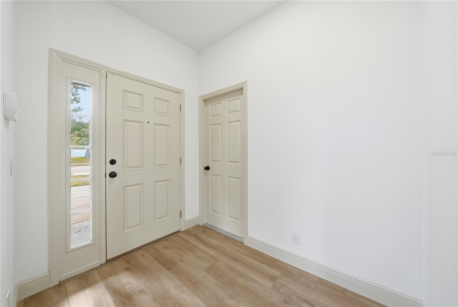 Image 19 of 37 For 6931 34th Avenue E