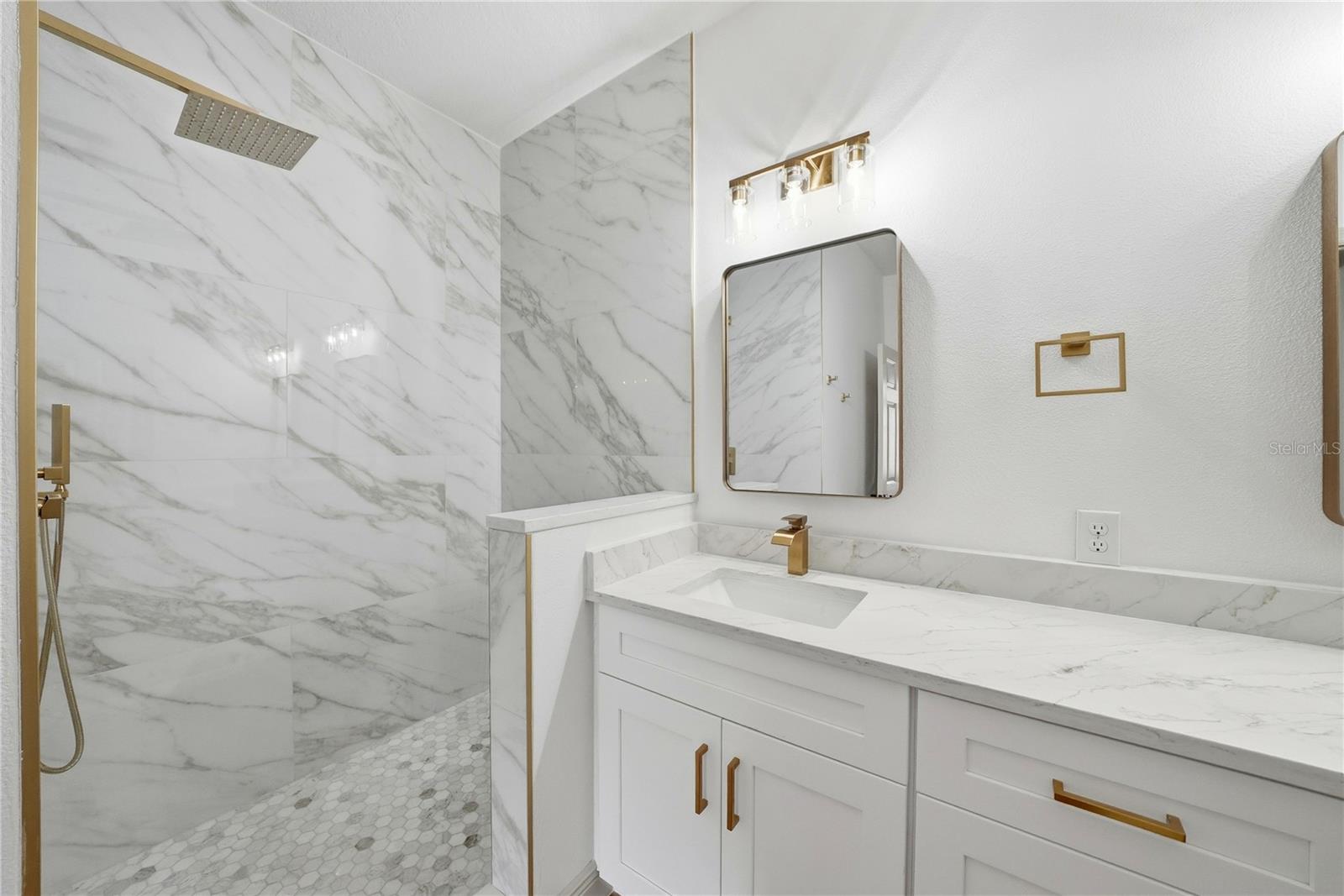 Image 23 of 37 For 6931 34th Avenue E