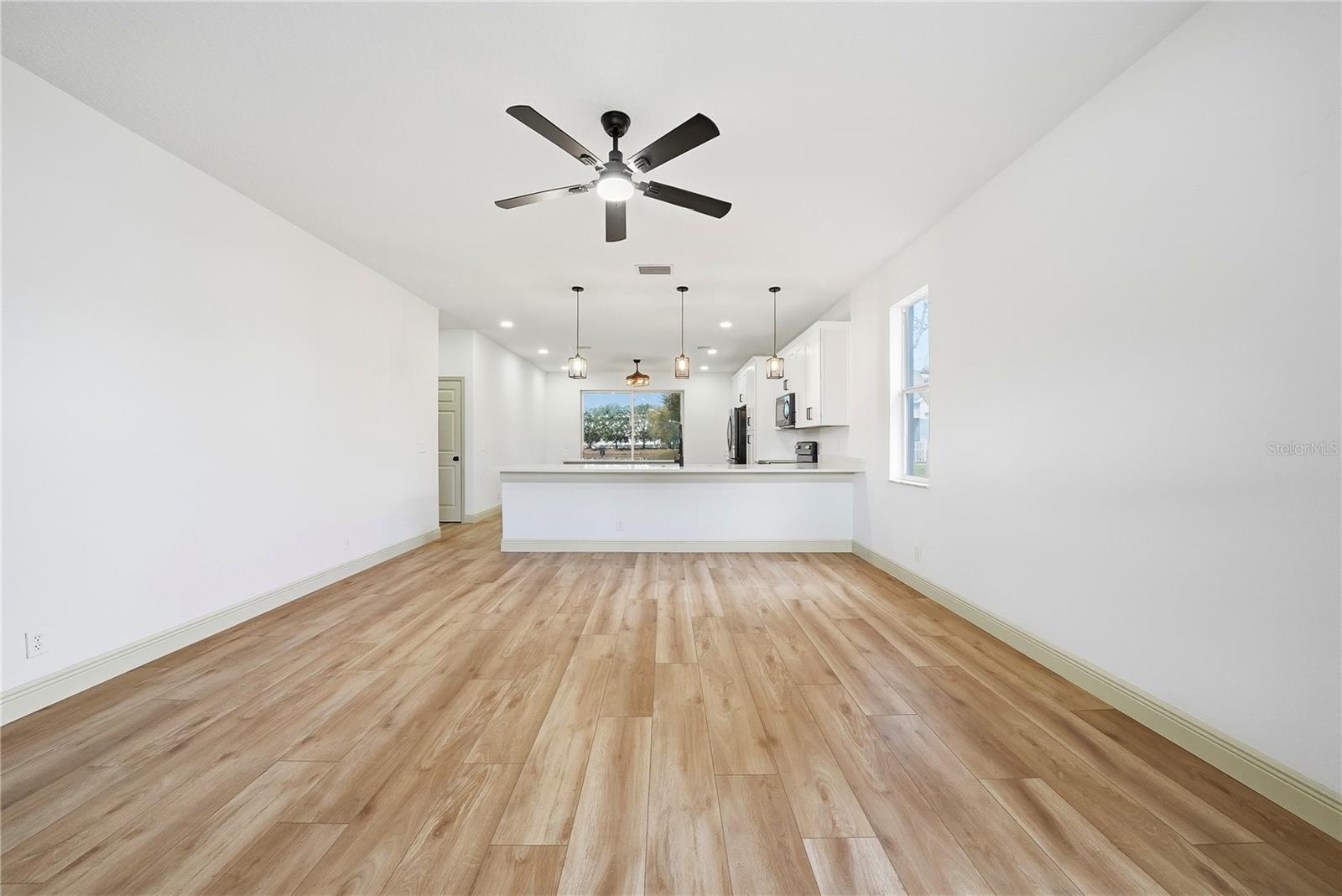 Image 25 of 37 For 6931 34th Avenue E