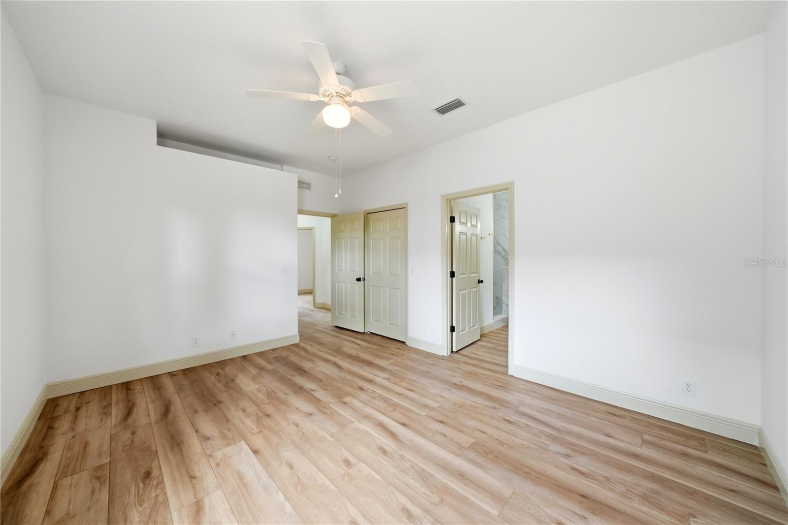 Image 26 of 37 For 6931 34th Avenue E