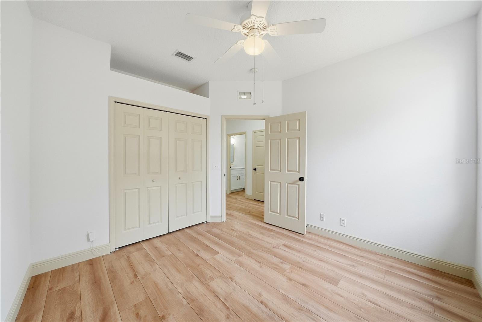 Image 27 of 37 For 6931 34th Avenue E