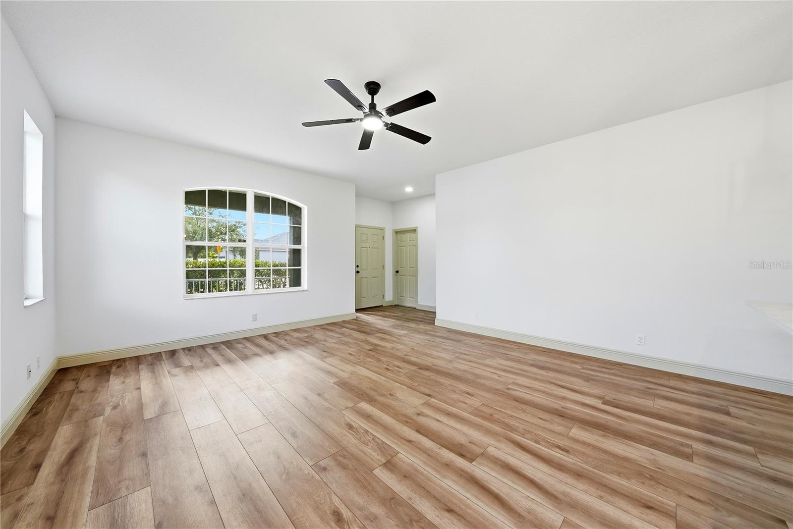 Image 30 of 37 For 6931 34th Avenue E