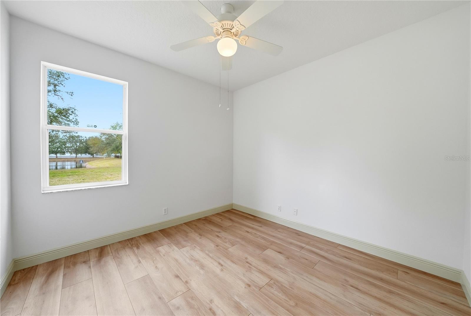 Image 32 of 37 For 6931 34th Avenue E