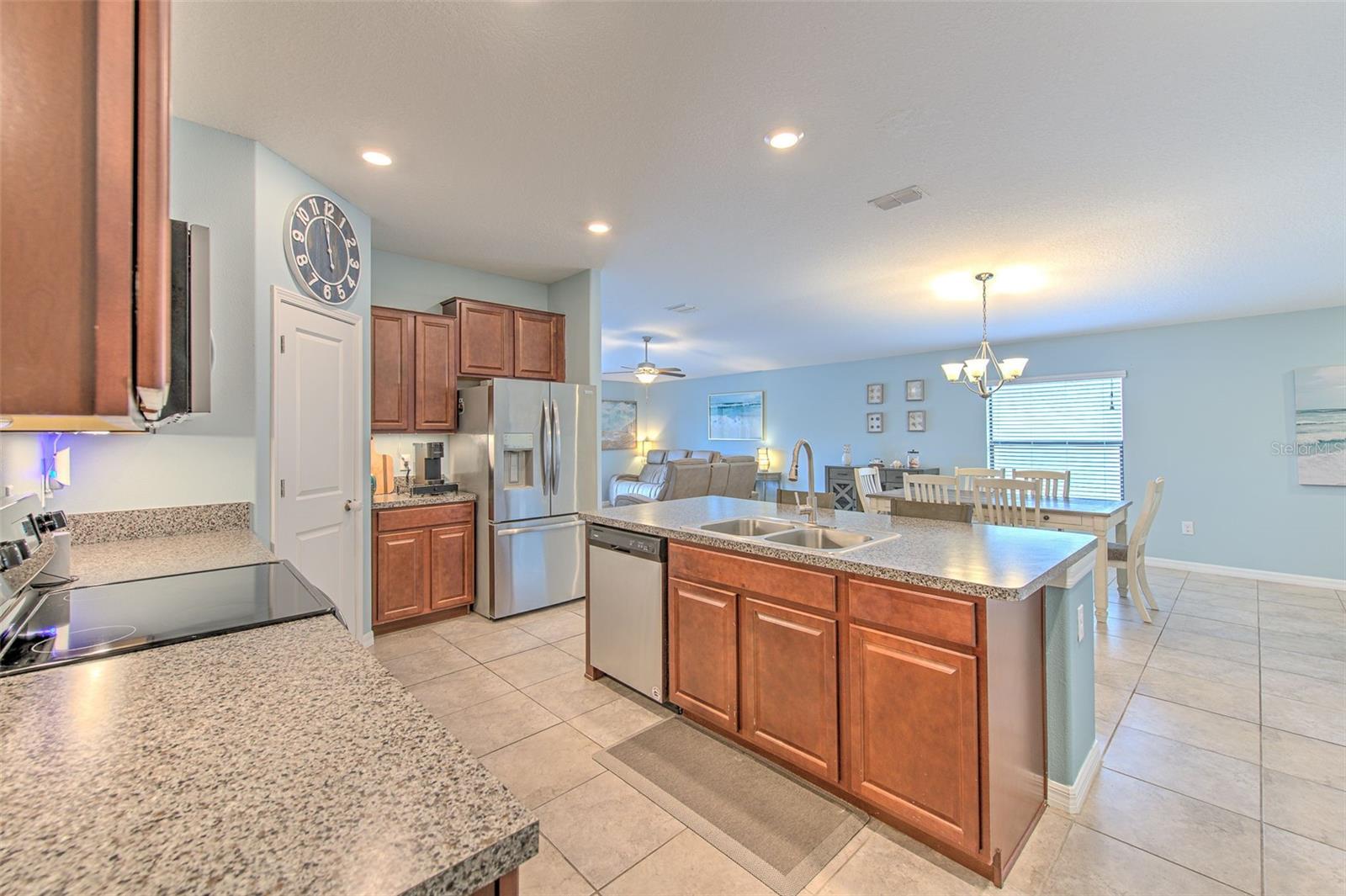 Image 19 of 41 For 12619 Lemon Pepper Drive