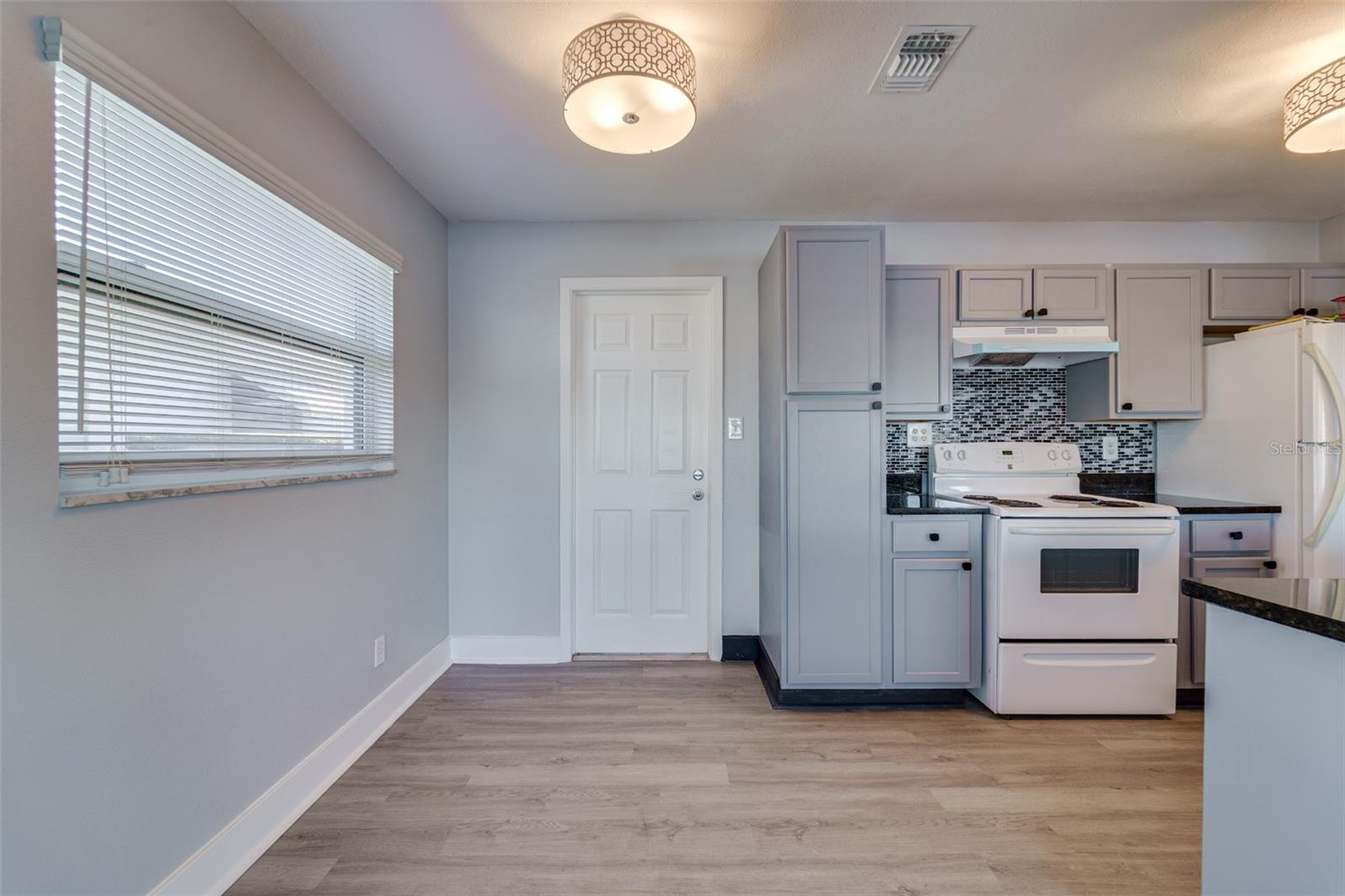 Image 18 of 61 For 4185 96th Terrace N 2