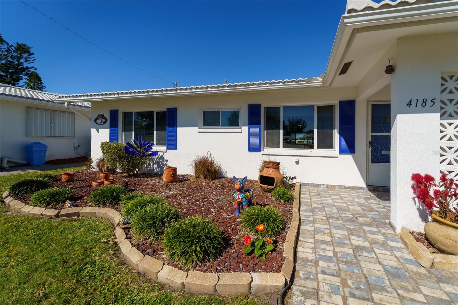 Image 2 of 61 For 4185 96th Terrace N 2