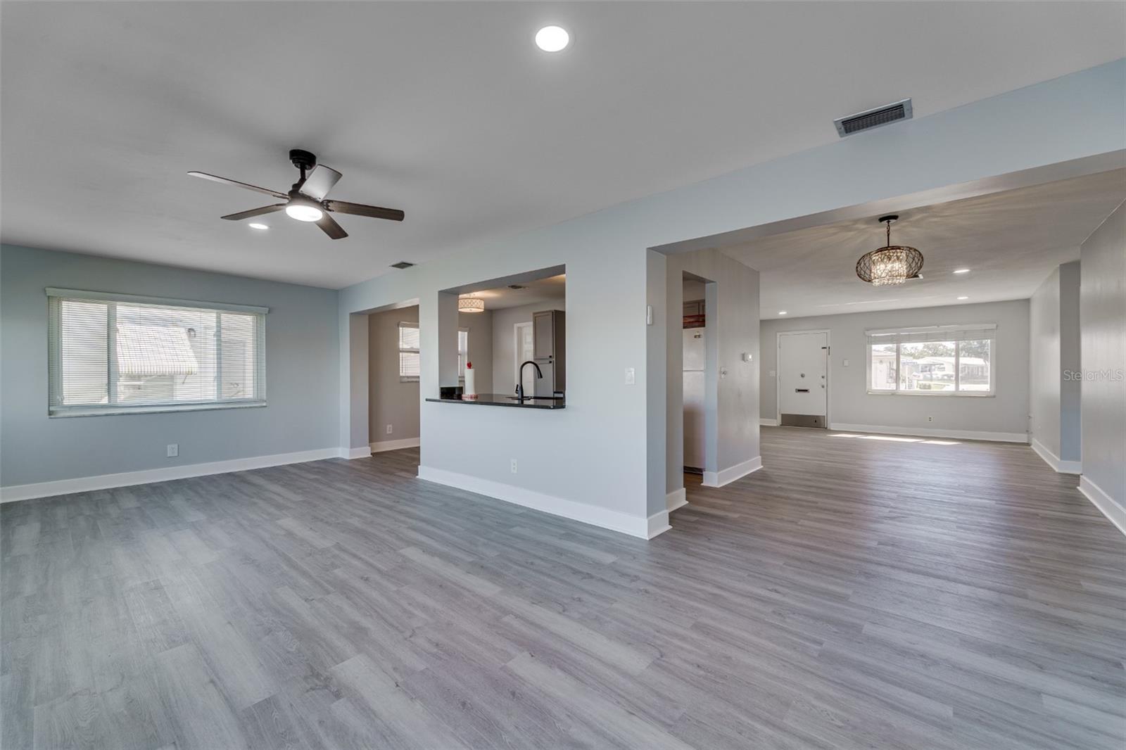 Image 21 of 61 For 4185 96th Terrace N 2