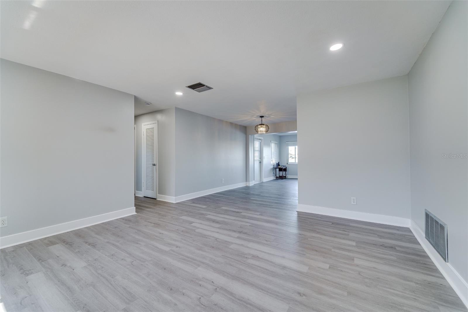 Image 9 of 61 For 4185 96th Terrace N 2