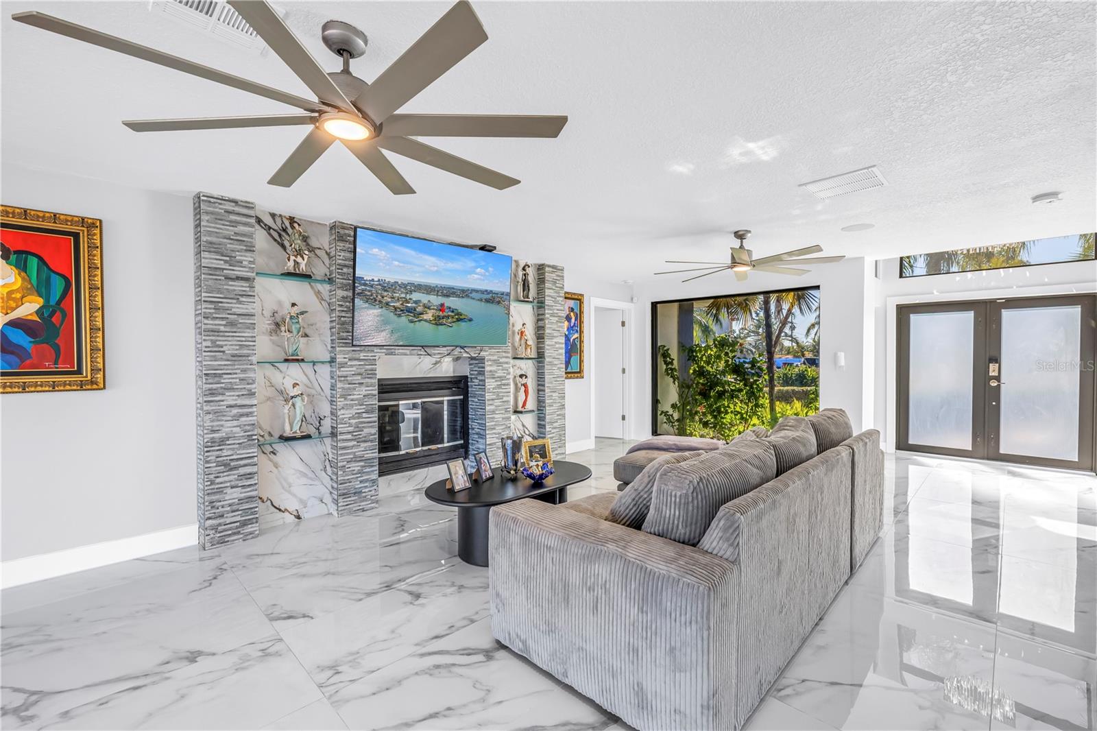 Image 16 of 100 For 583 Crystal Drive