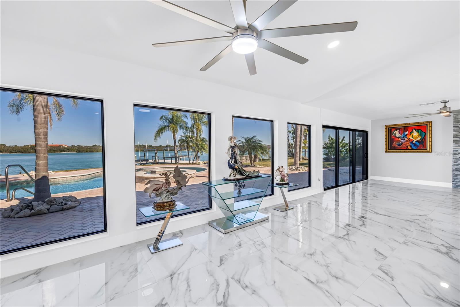 Image 21 of 100 For 583 Crystal Drive