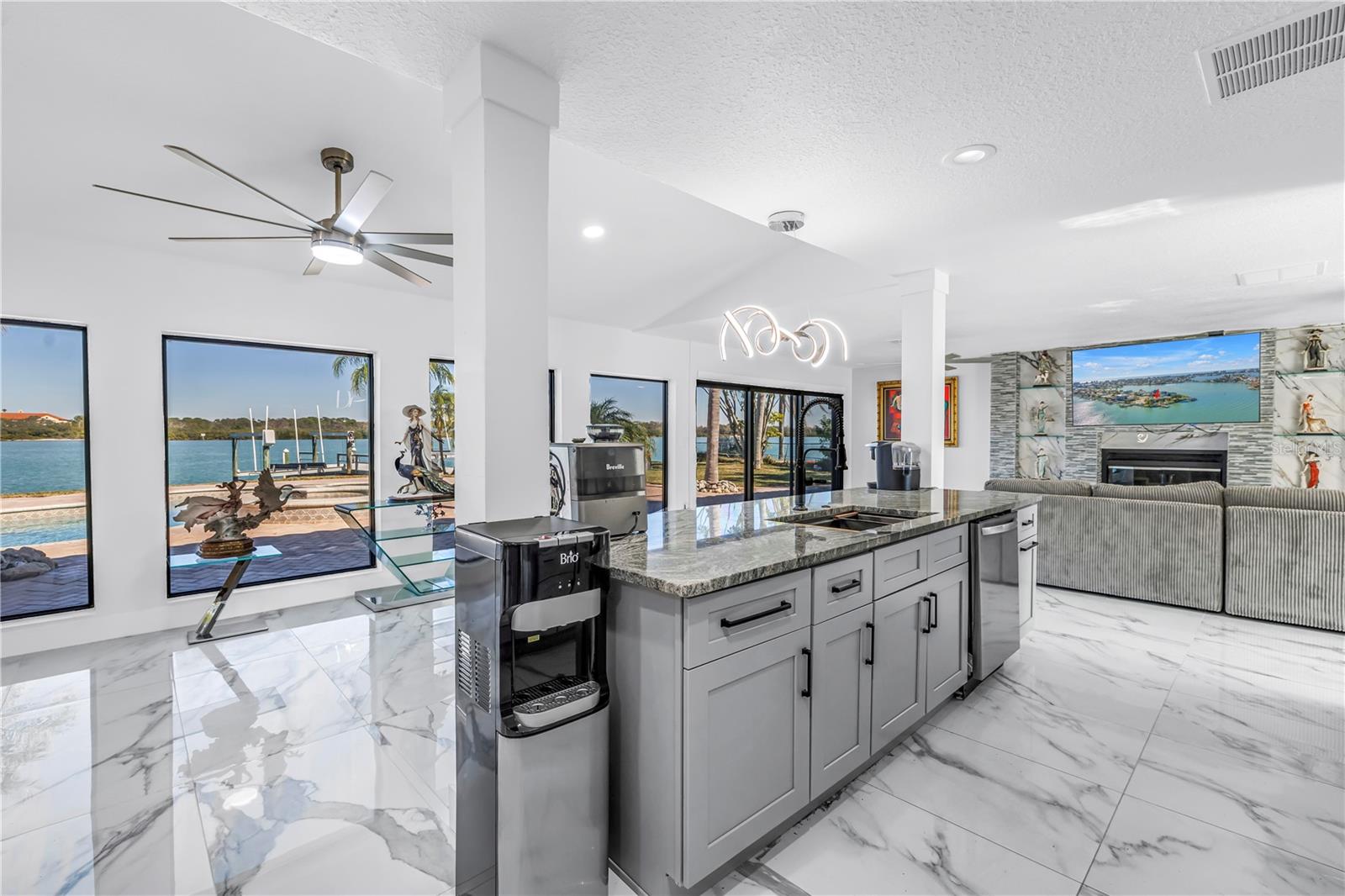 Image 23 of 100 For 583 Crystal Drive