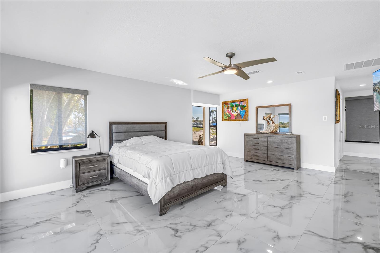 Image 35 of 100 For 583 Crystal Drive