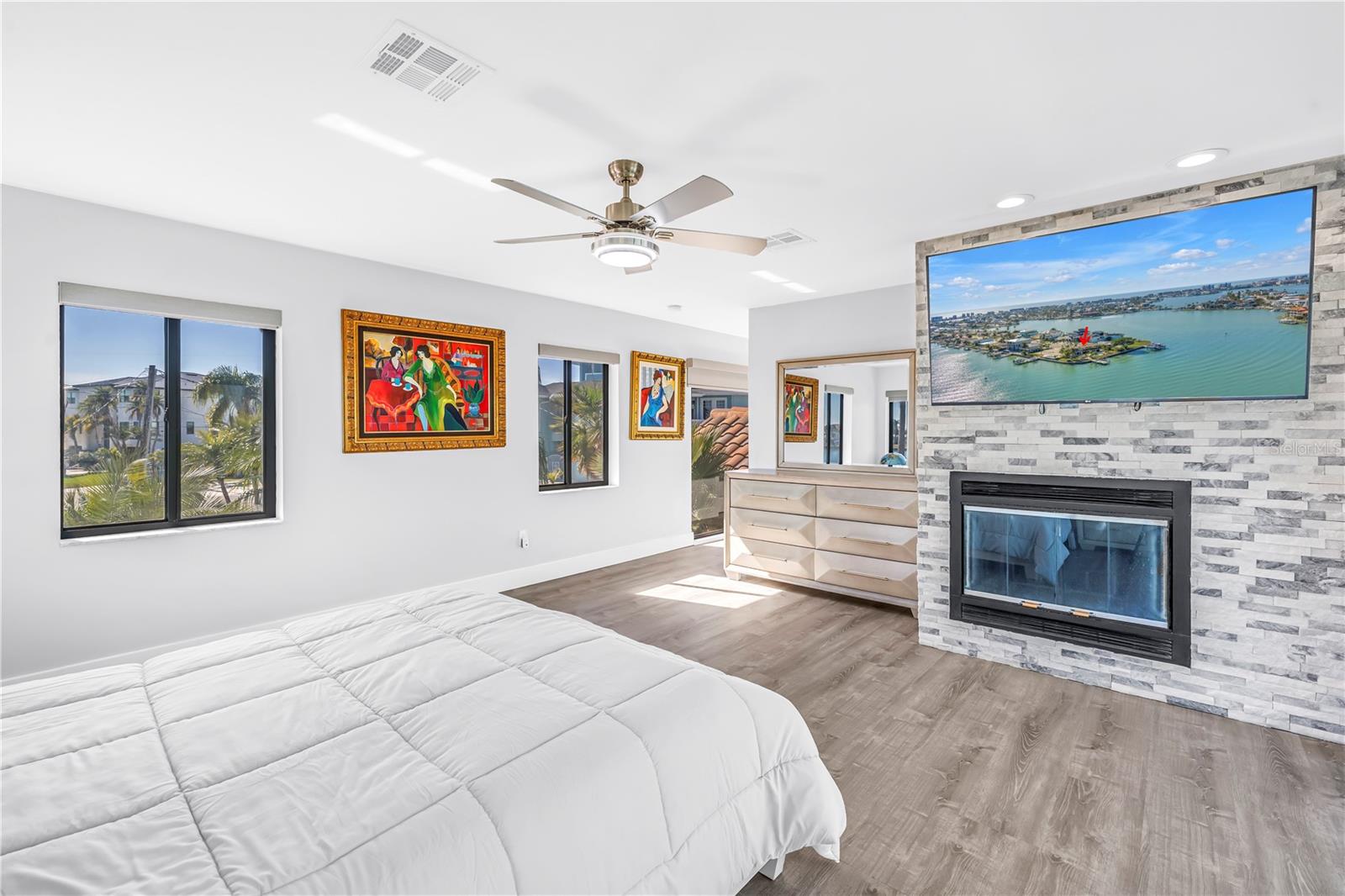 Image 53 of 100 For 583 Crystal Drive