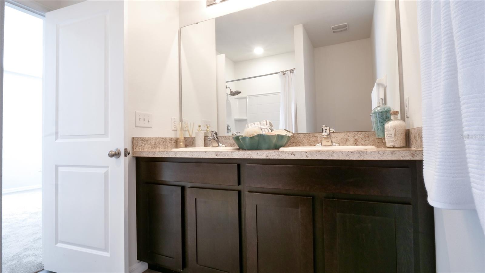 Image 16 of 31 For 3503 Diamond Leaf Court