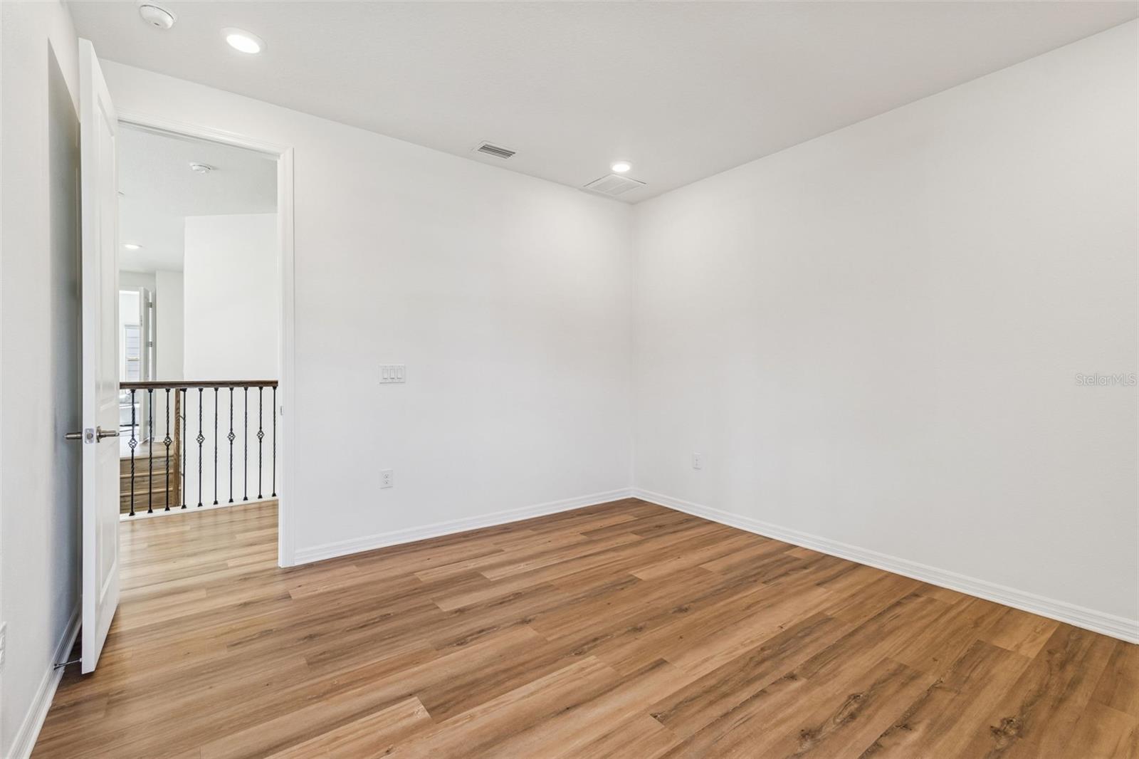 Image 63 of 100 For 18937 Willowmore Cedar Drive