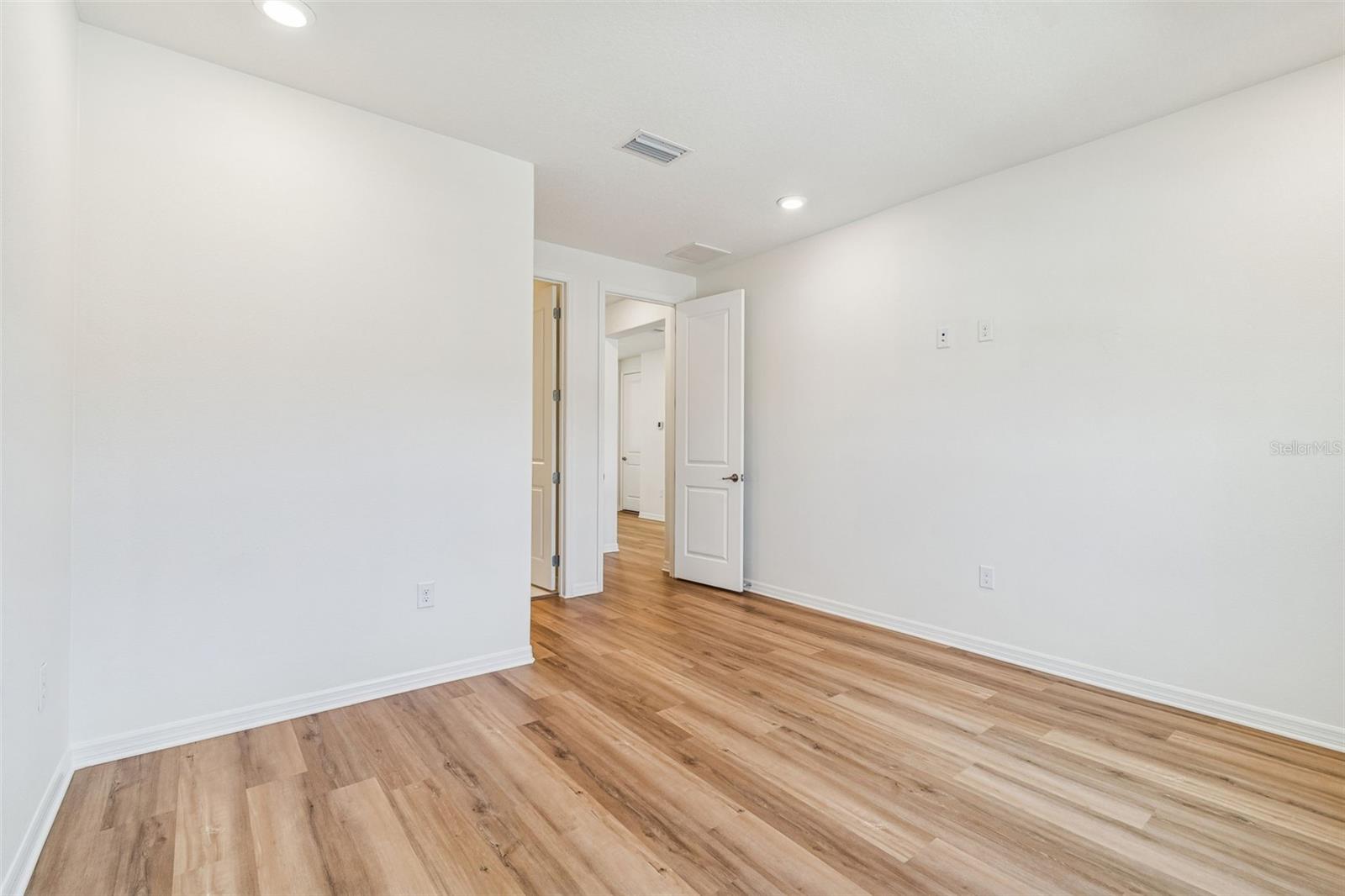 Image 69 of 100 For 18937 Willowmore Cedar Drive