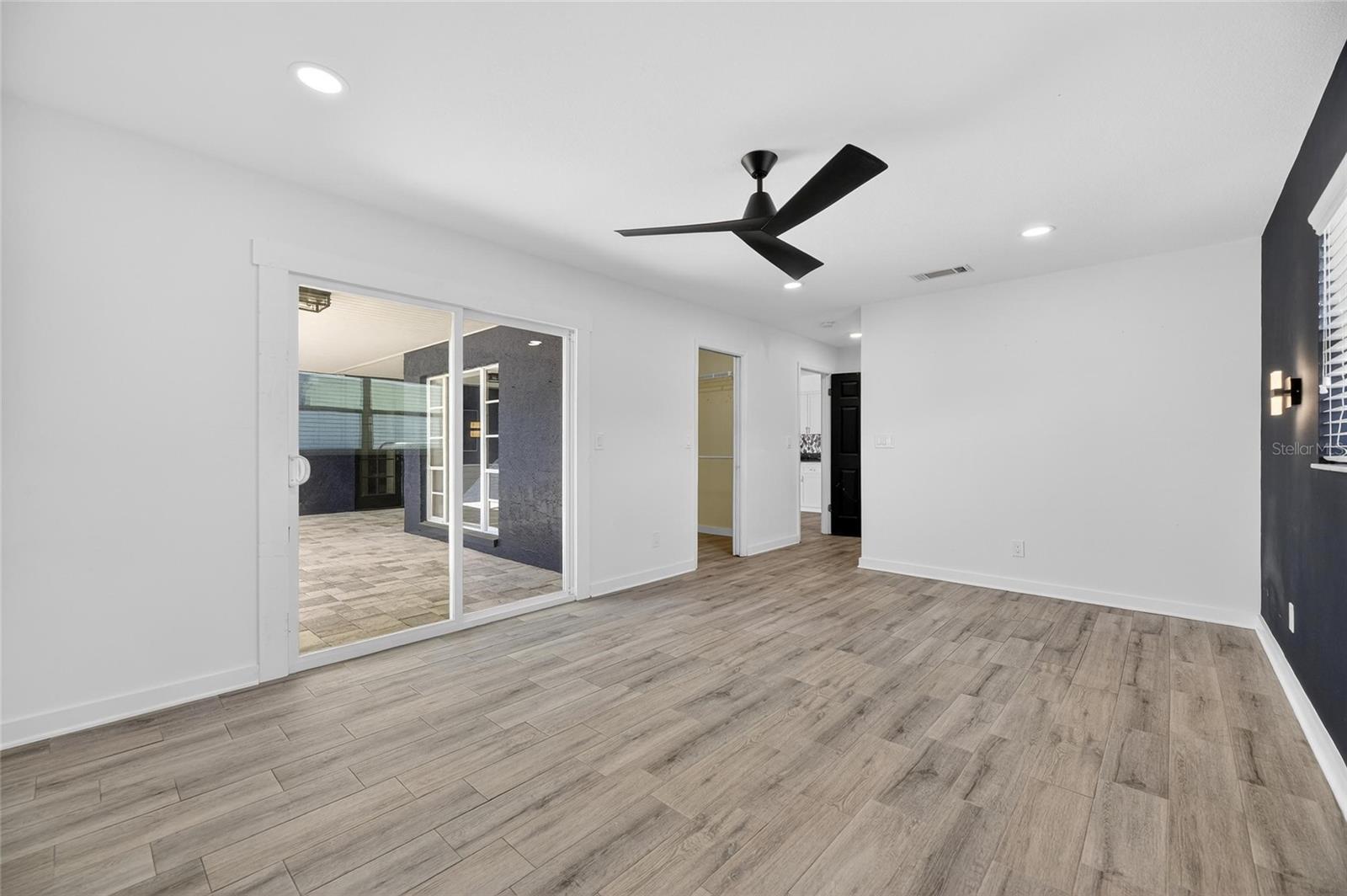 Image 34 of 91 For 7906 Bahama Avenue