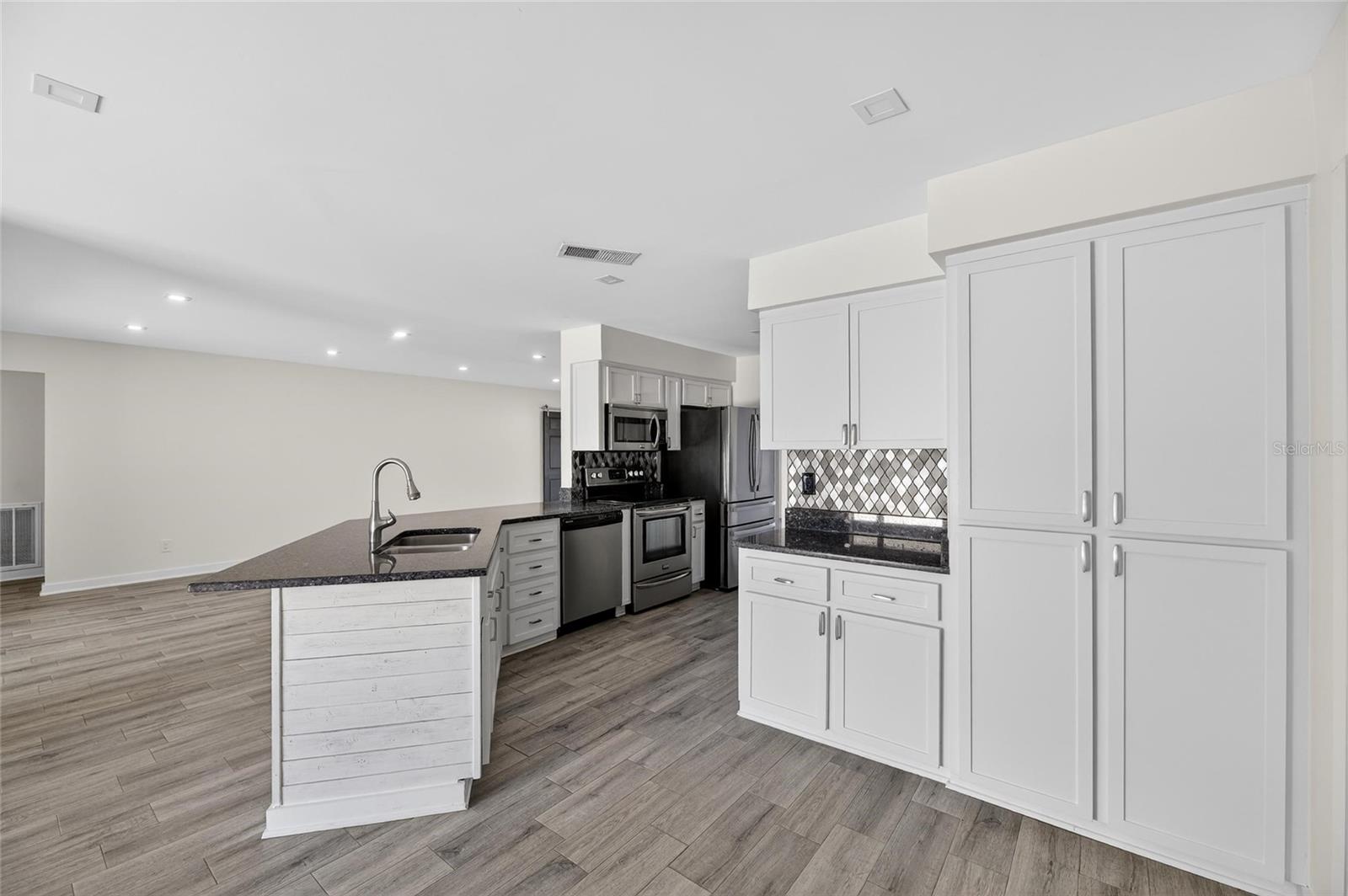 Image 47 of 91 For 7906 Bahama Avenue