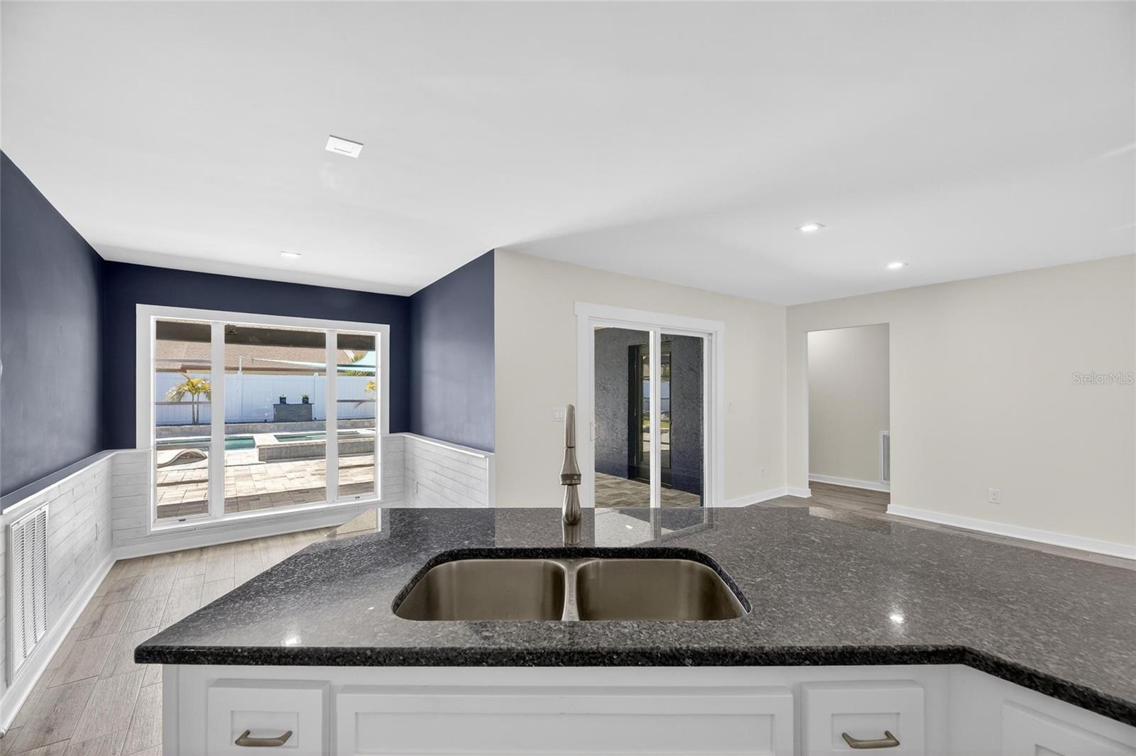 Image 48 of 91 For 7906 Bahama Avenue