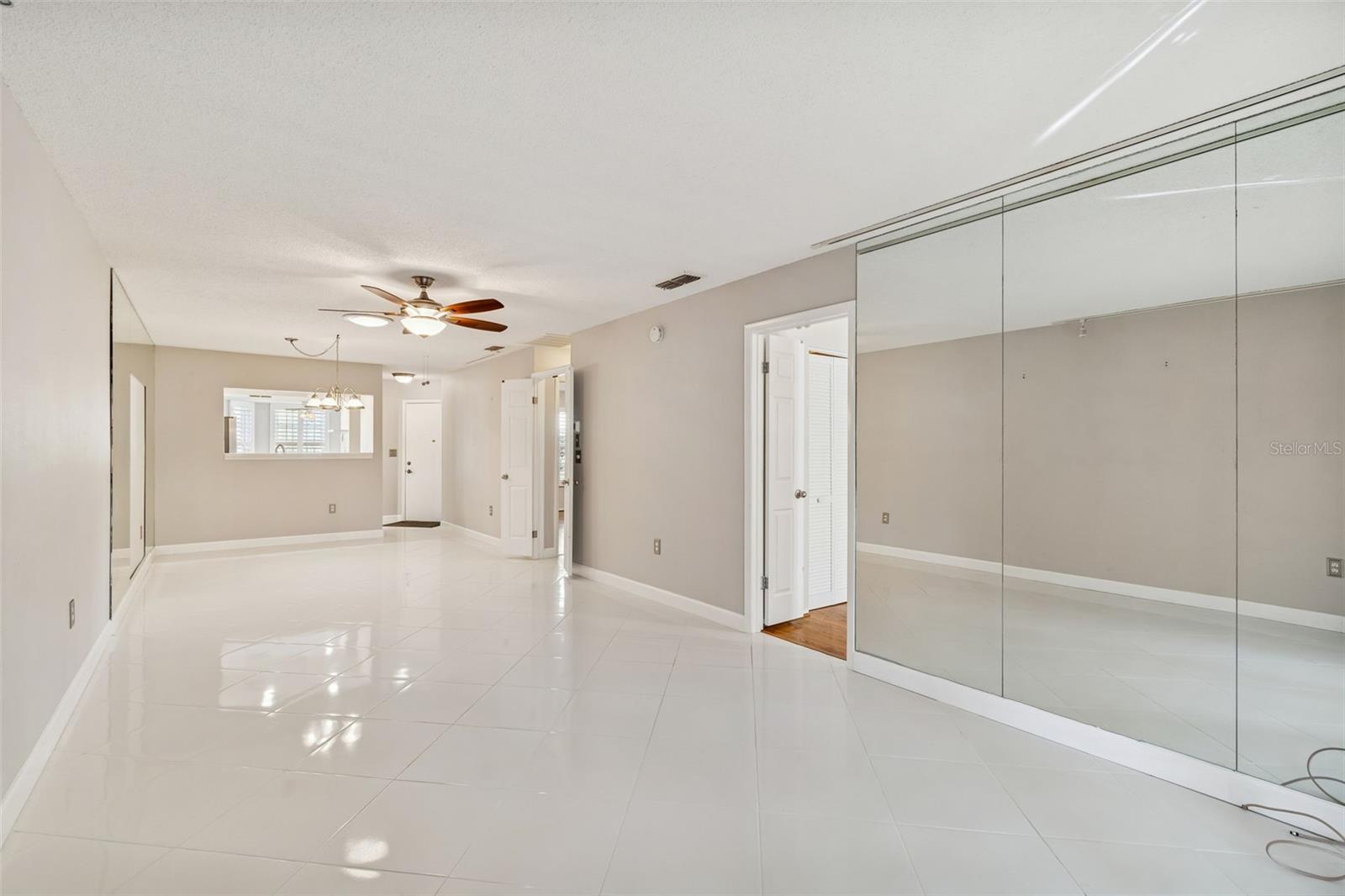 Image 15 of 76 For 11317 Versailles Lane 5