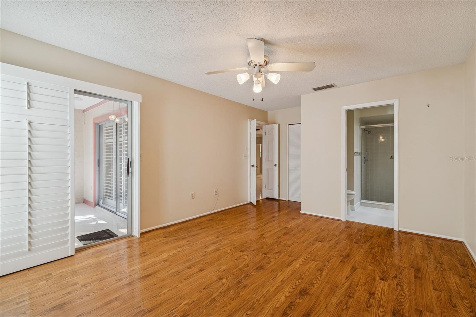 Image 16 of 76 For 11317 Versailles Lane 5