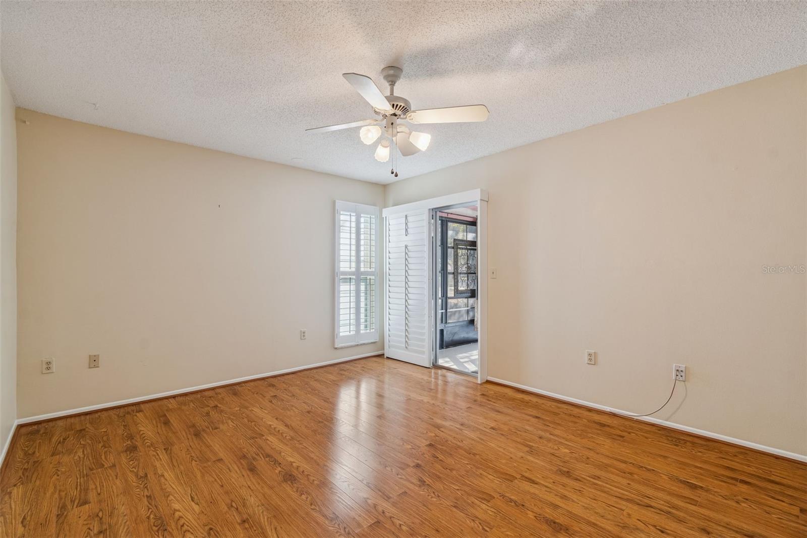 Image 18 of 76 For 11317 Versailles Lane 5