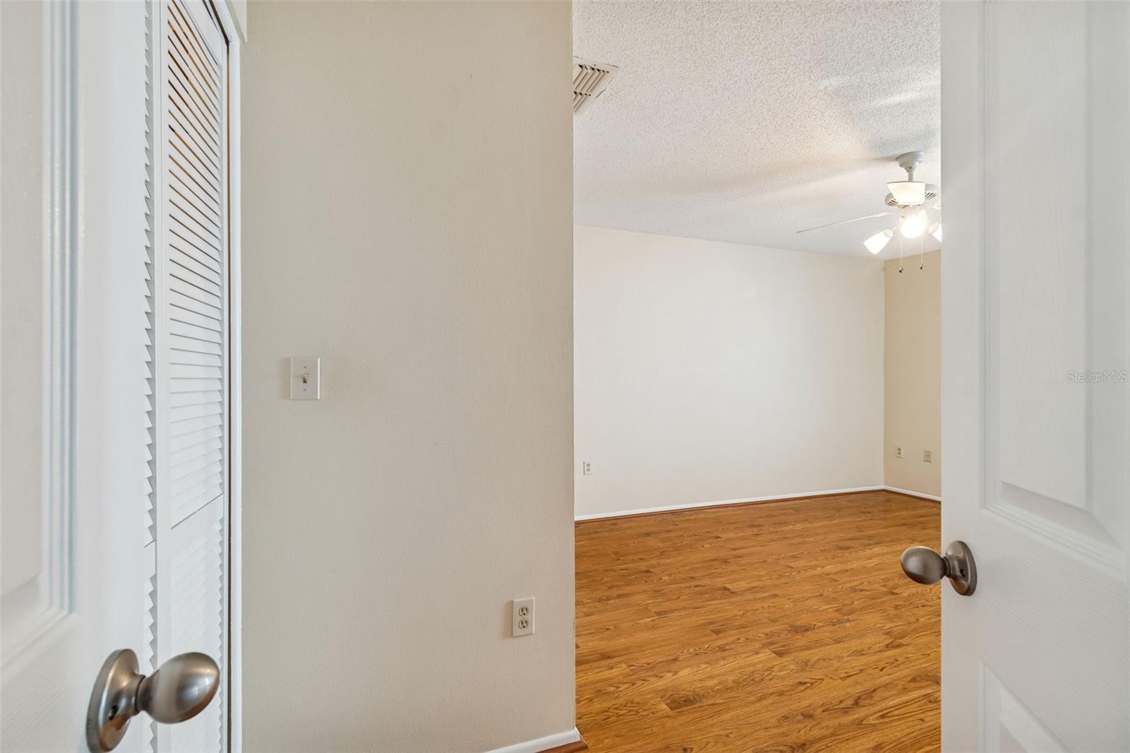 Image 19 of 76 For 11317 Versailles Lane 5