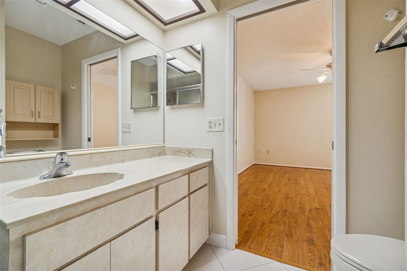 Image 20 of 76 For 11317 Versailles Lane 5