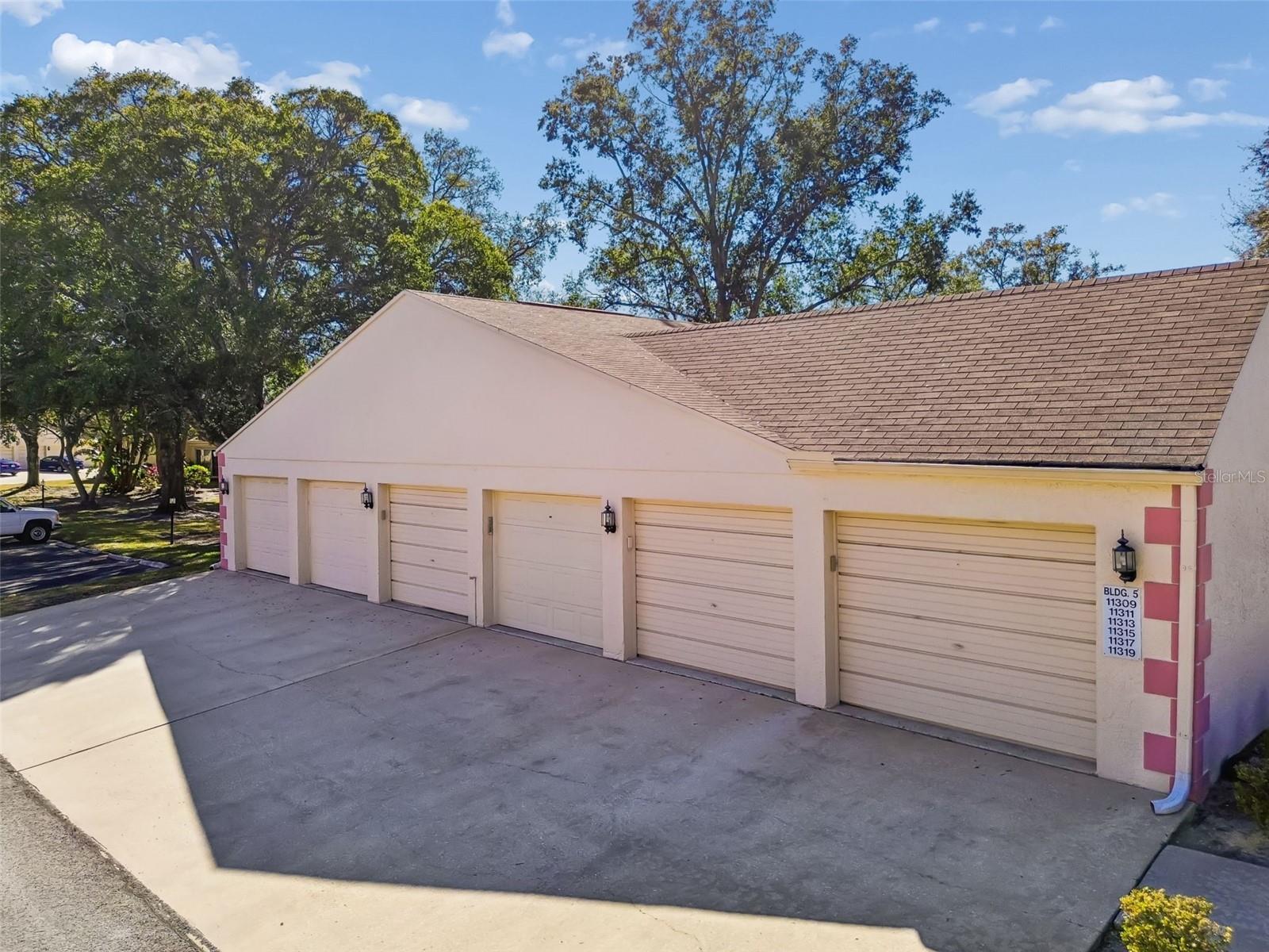 Image 43 of 76 For 11317 Versailles Lane 5