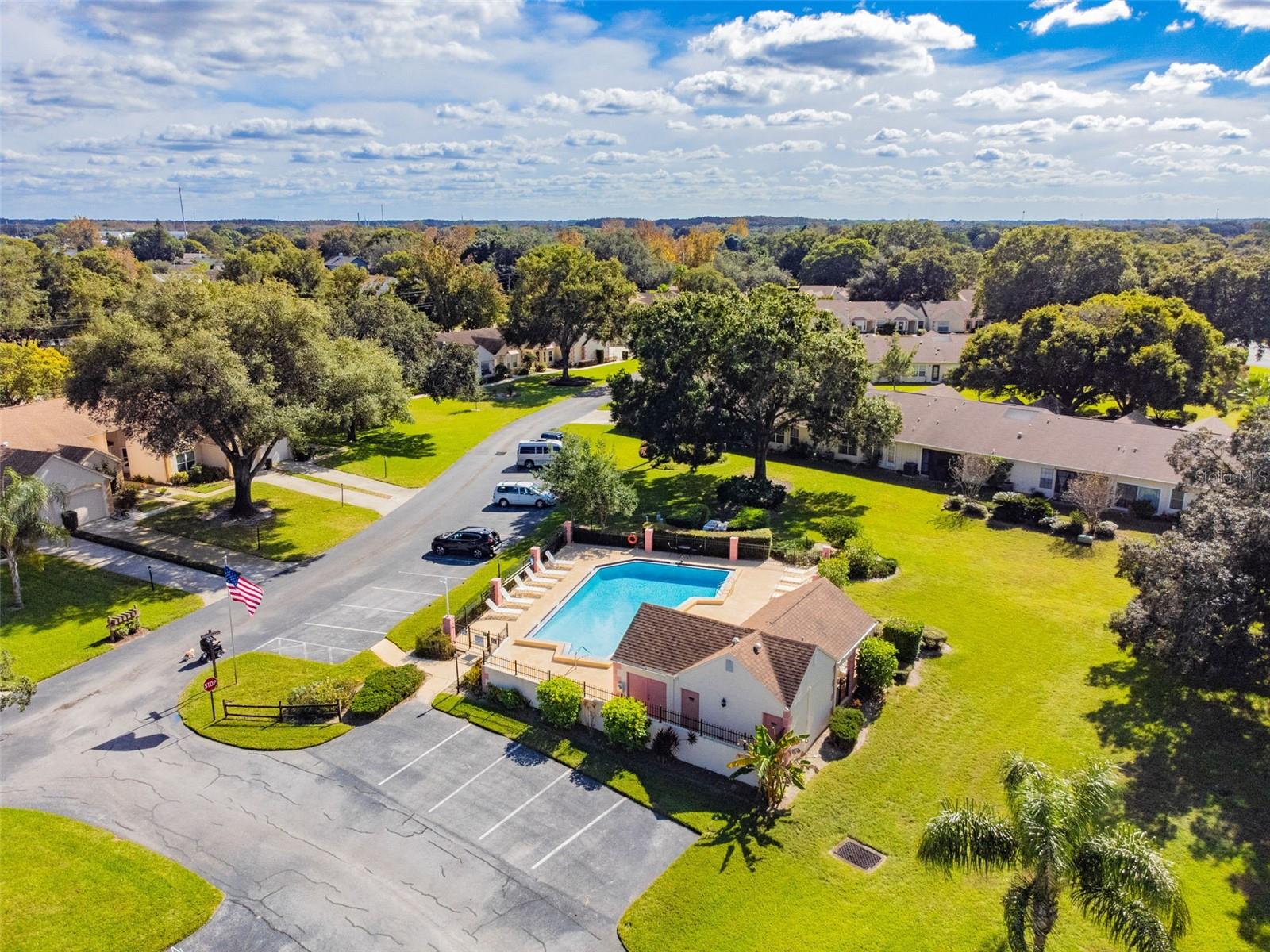 Image 49 of 76 For 11317 Versailles Lane 5