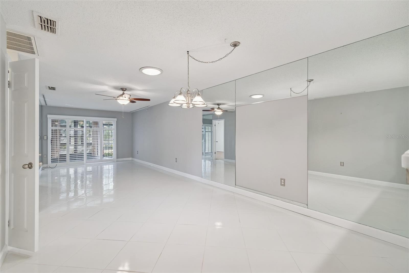 Image 8 of 76 For 11317 Versailles Lane 5