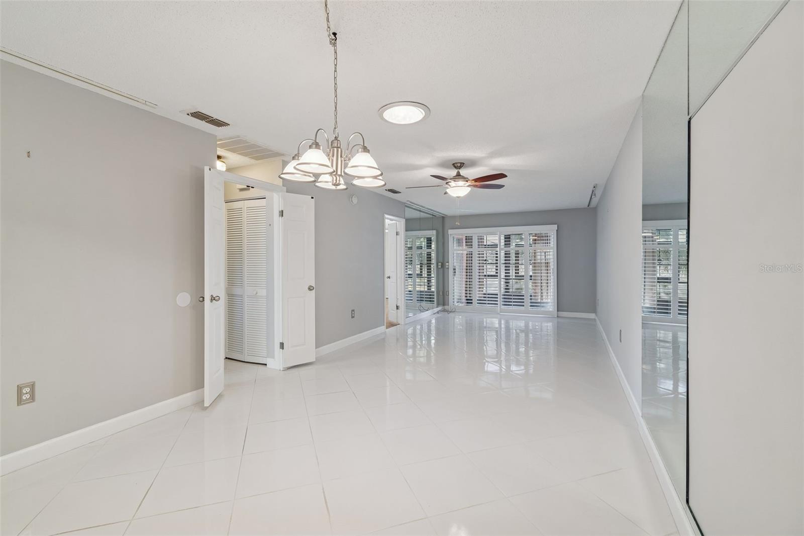 Image 9 of 76 For 11317 Versailles Lane 5