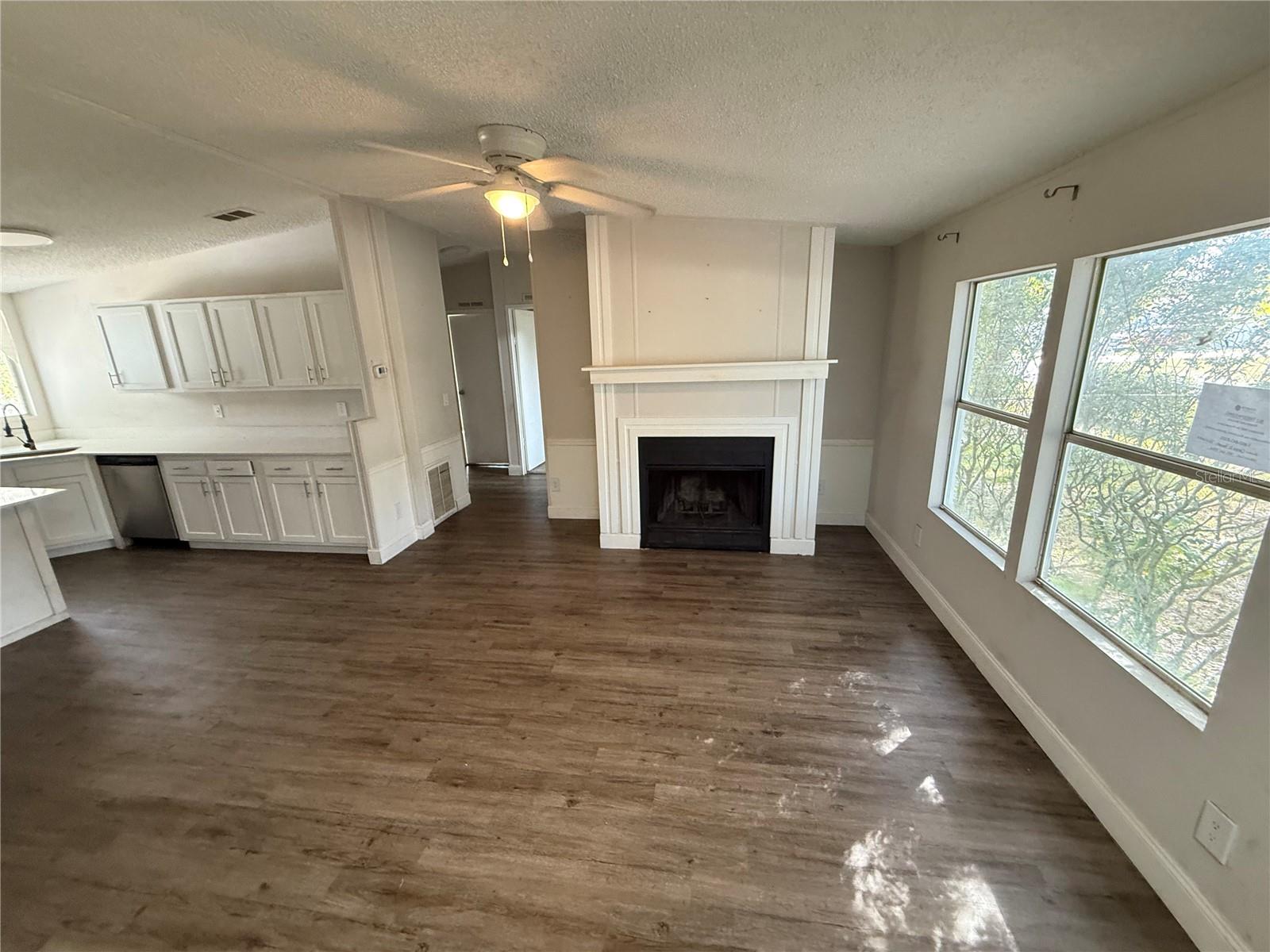 Image 3 of 18 For 5115 Shadyglen Drive