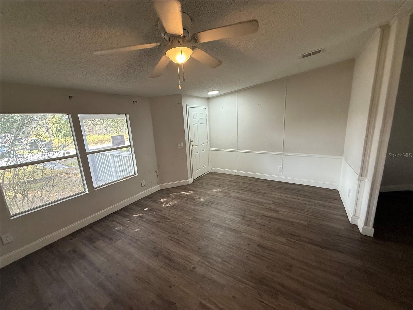 Image 4 of 18 For 5115 Shadyglen Drive