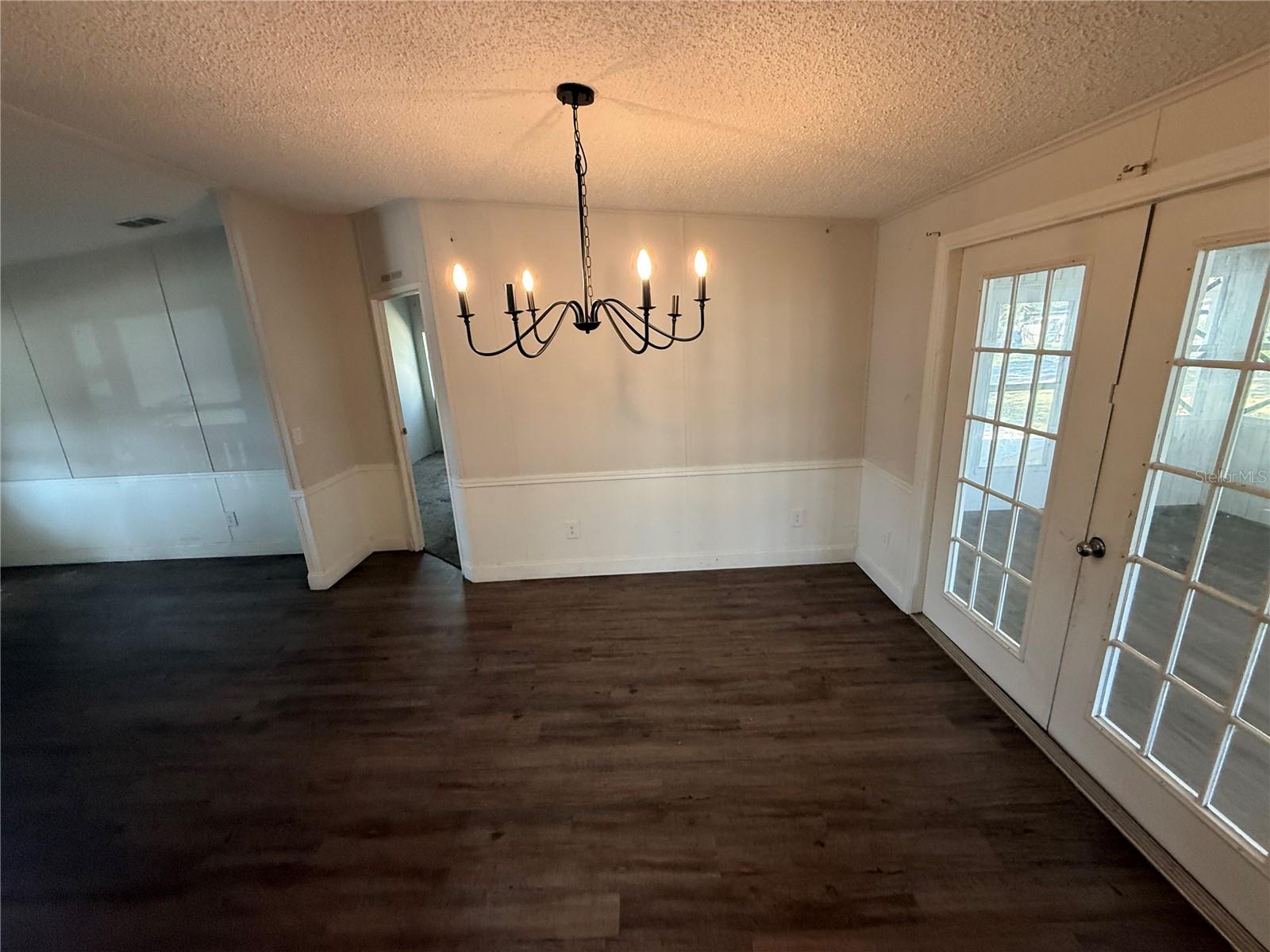 Image 7 of 18 For 5115 Shadyglen Drive