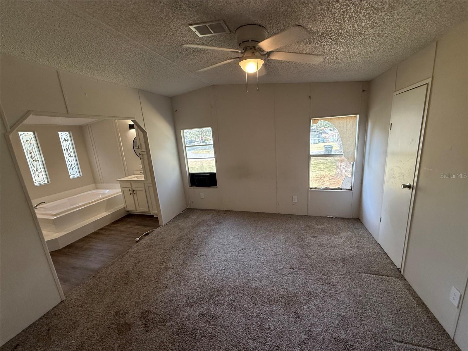 Image 9 of 18 For 5115 Shadyglen Drive