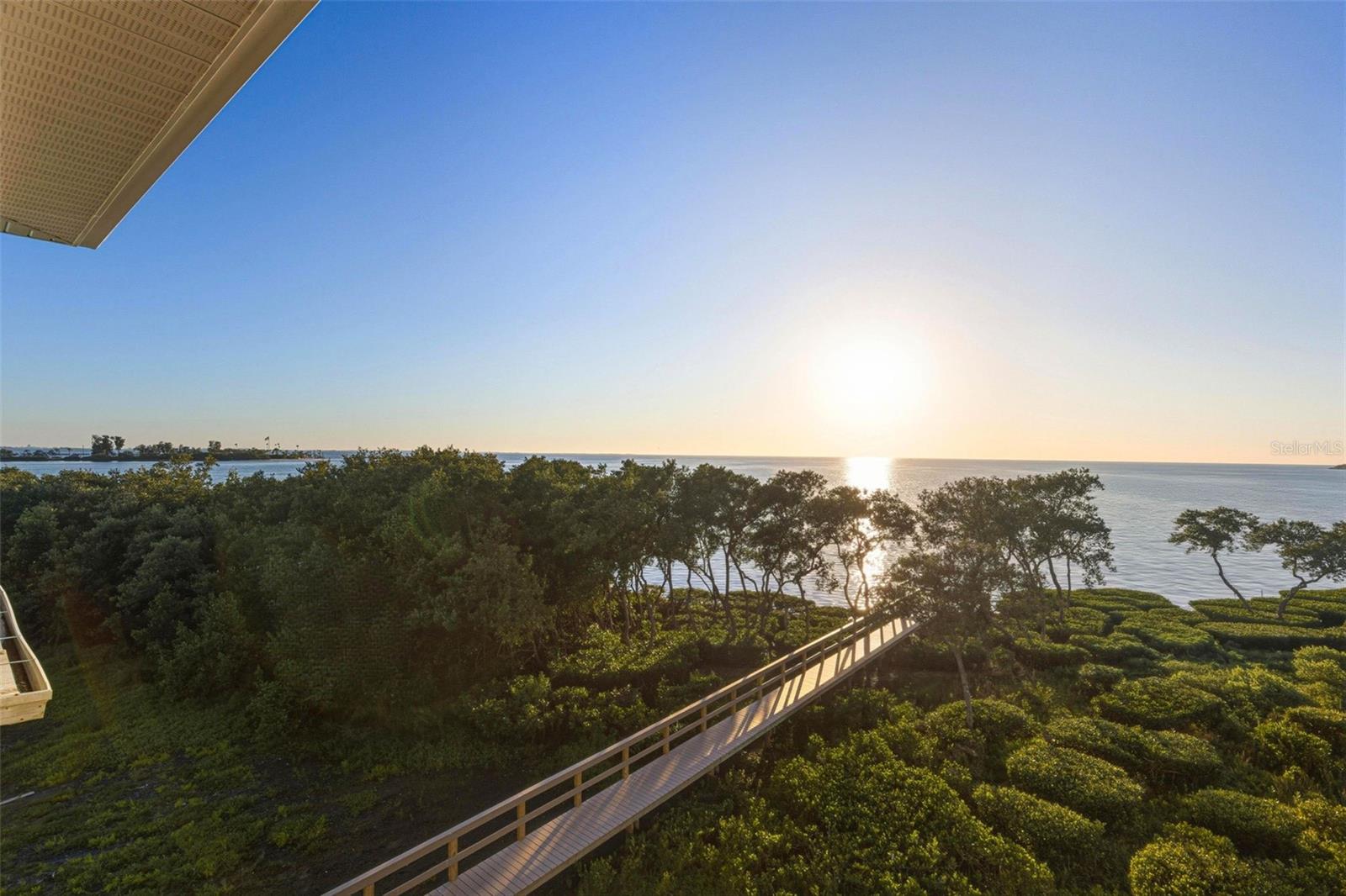 Image 33 of 75 For 1726 Sunkissed Drive