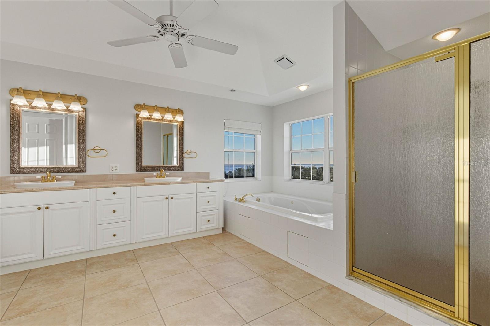 Image 35 of 75 For 1726 Sunkissed Drive