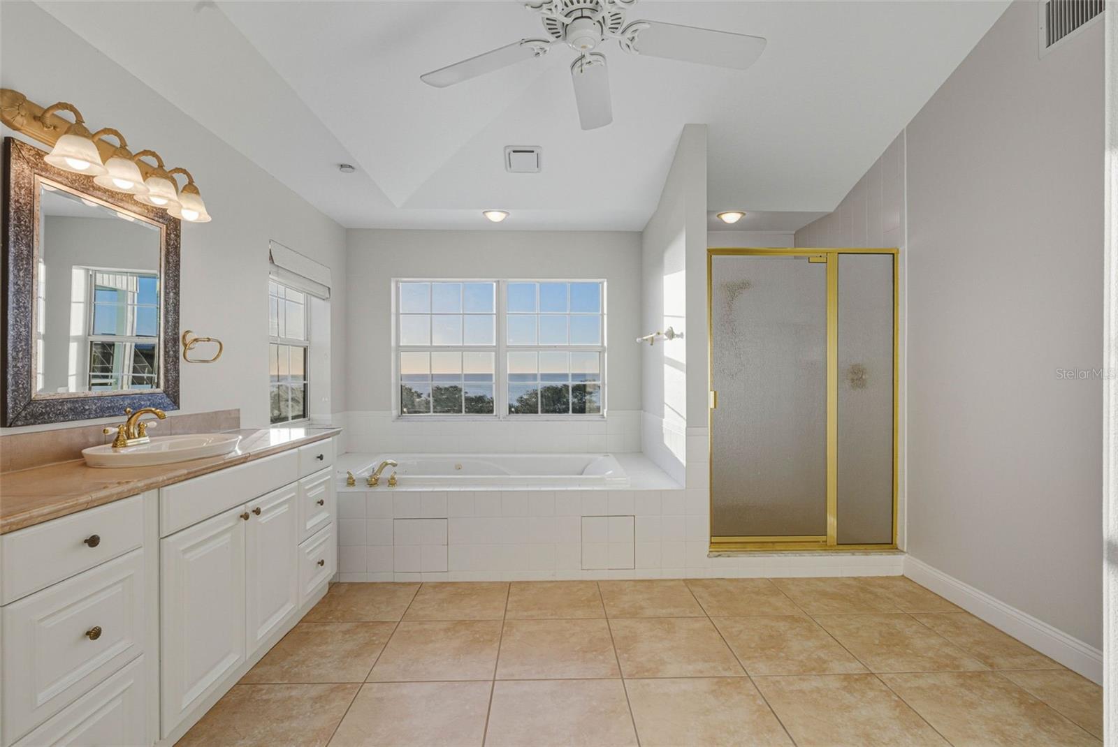 Image 37 of 75 For 1726 Sunkissed Drive