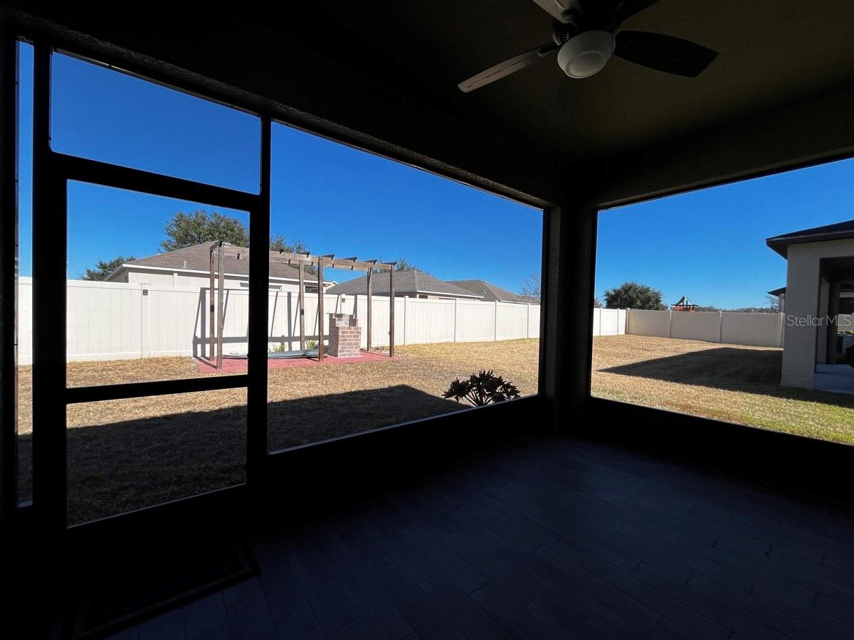 Image 32 of 36 For 25195 Lambrusco Loop