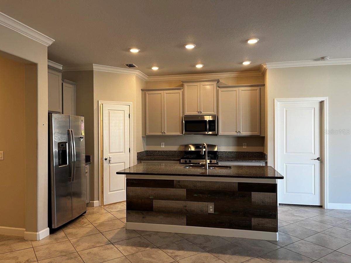 Image 7 of 36 For 25195 Lambrusco Loop