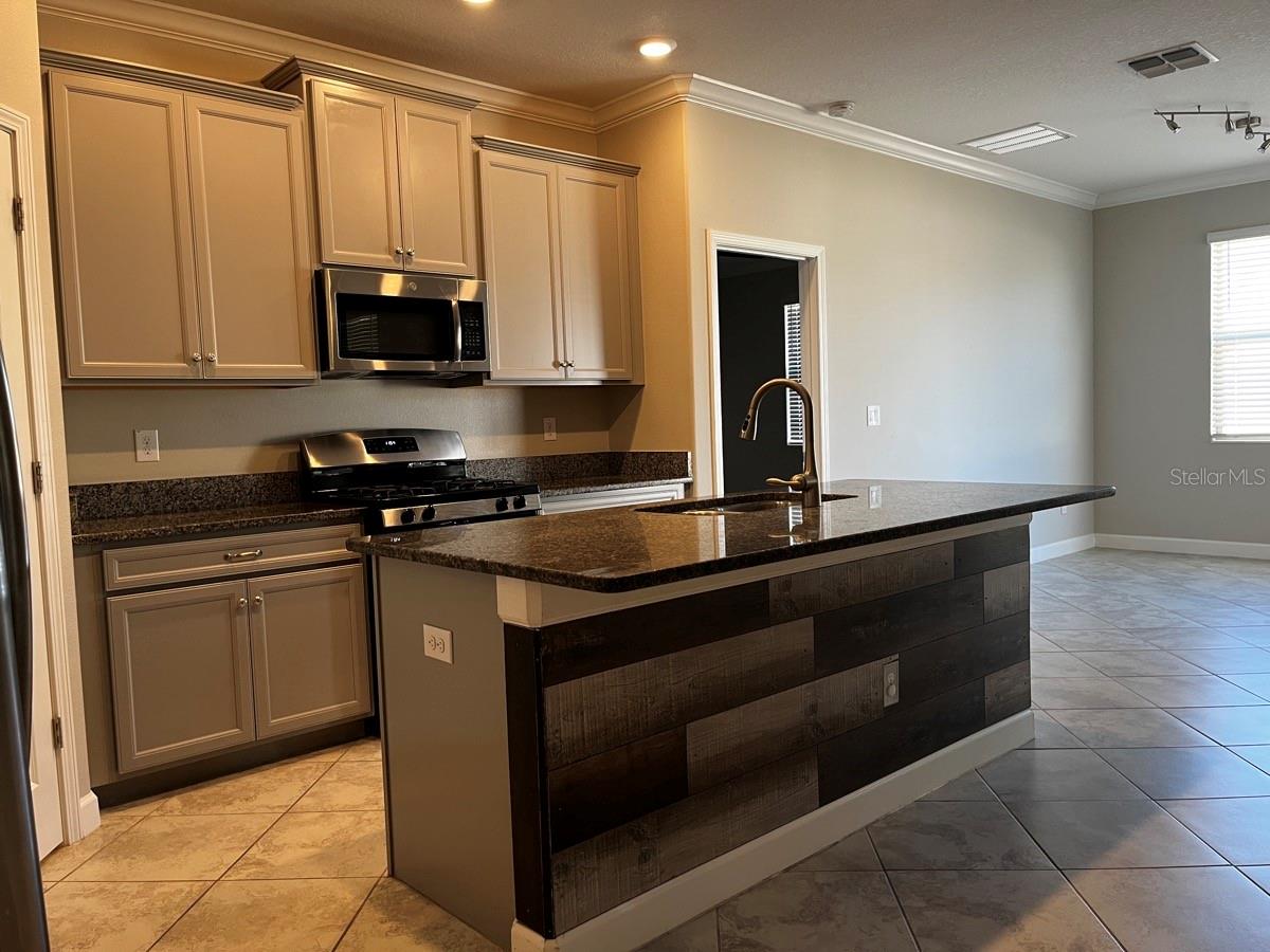 Image 8 of 36 For 25195 Lambrusco Loop