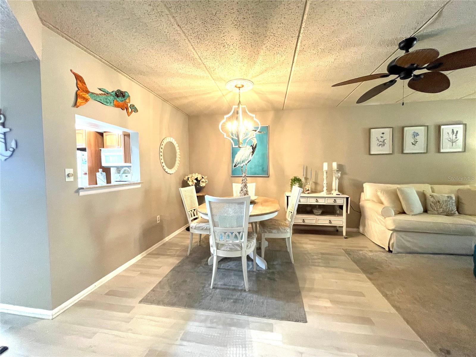 Image 5 of 25 For 920 Virginia Street 303