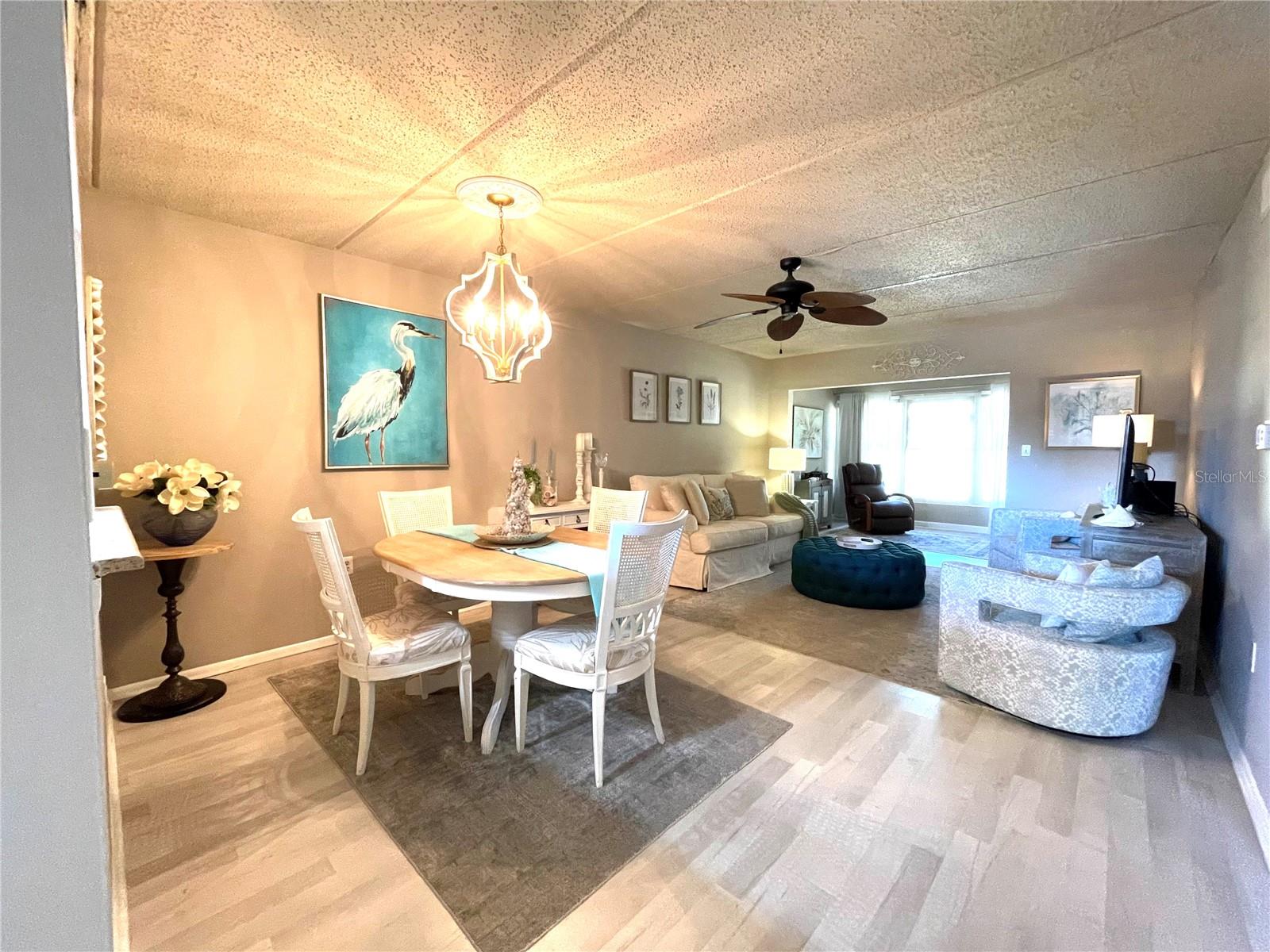 Image 6 of 25 For 920 Virginia Street 303