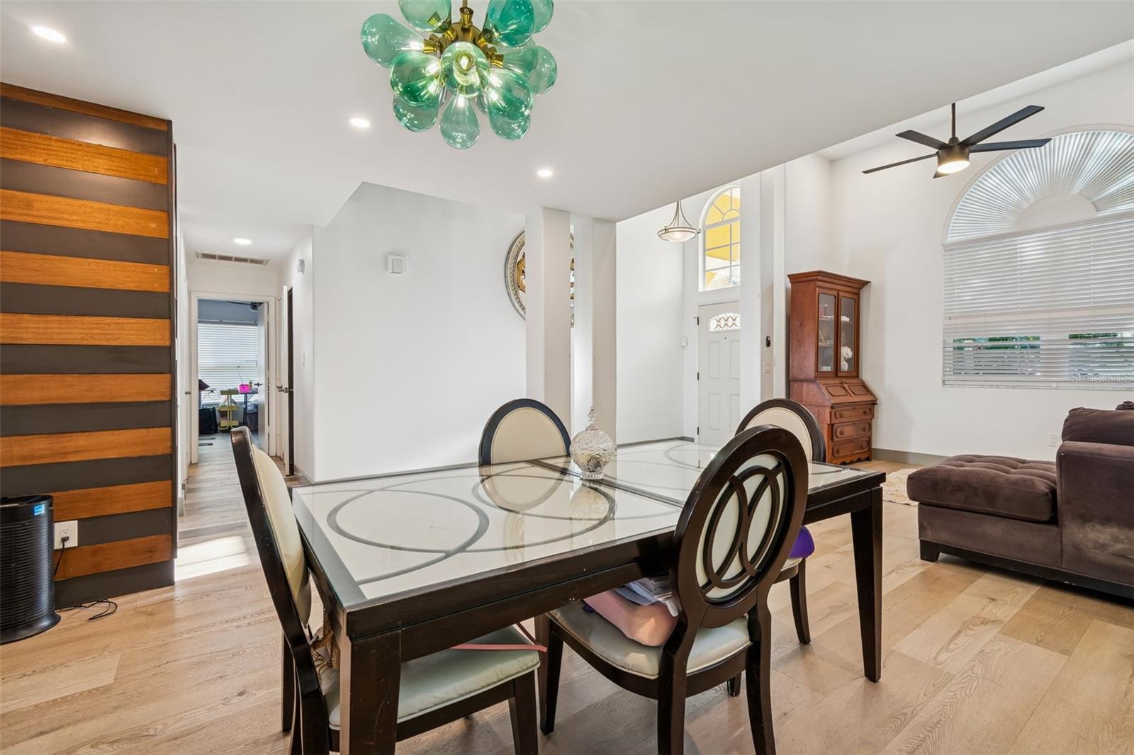 Image 18 of 75 For 14505 Thornfield Court