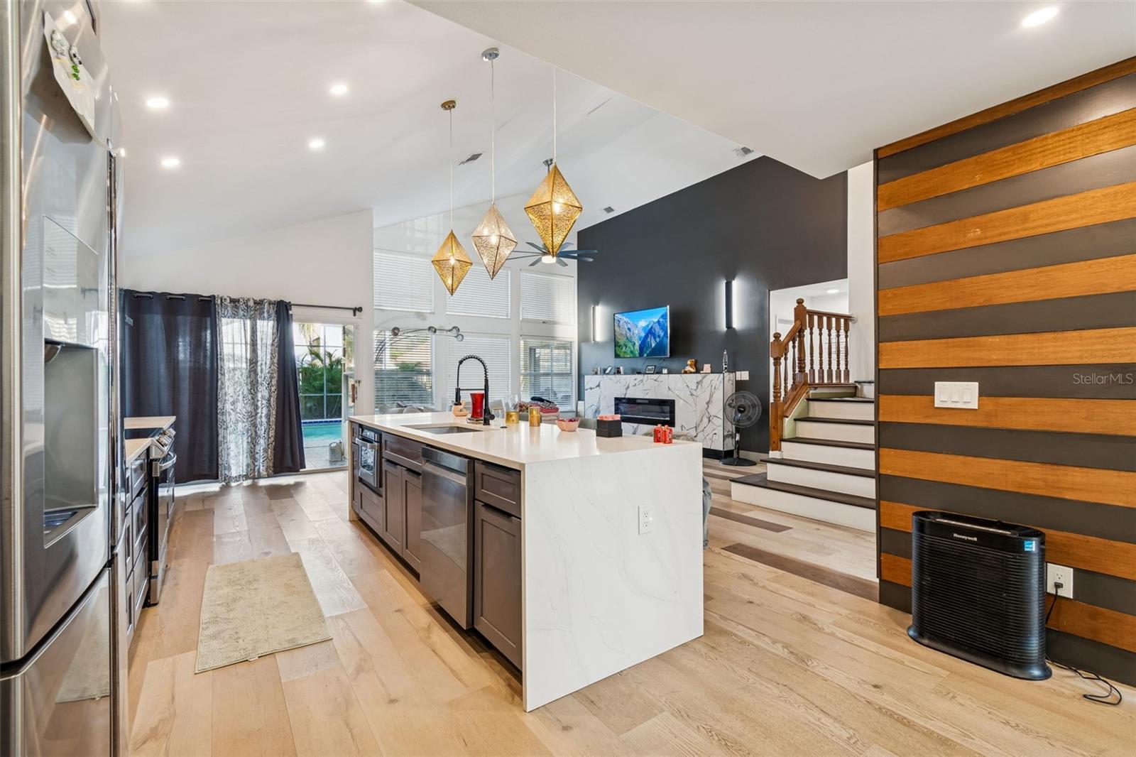 Image 21 of 75 For 14505 Thornfield Court