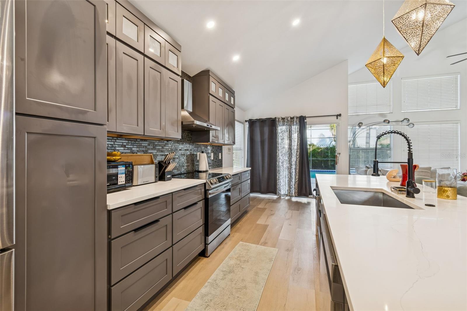 Image 24 of 75 For 14505 Thornfield Court