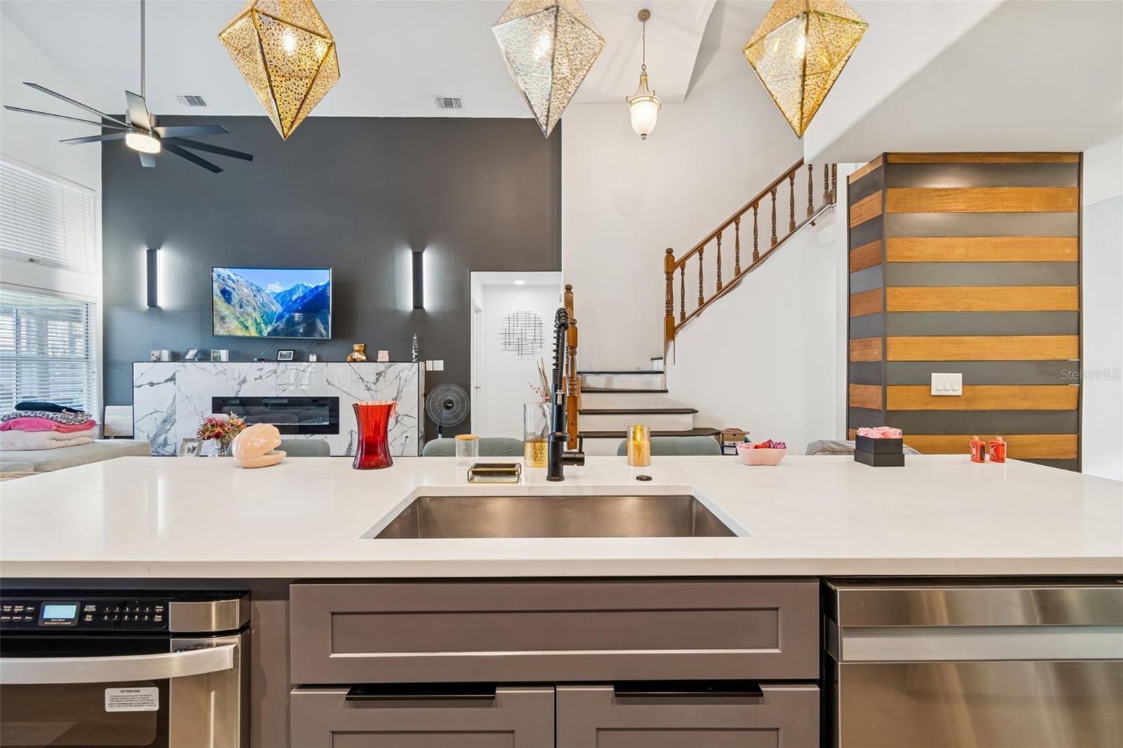 Image 25 of 75 For 14505 Thornfield Court